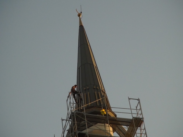 Taksim’de İntihar Girişimi