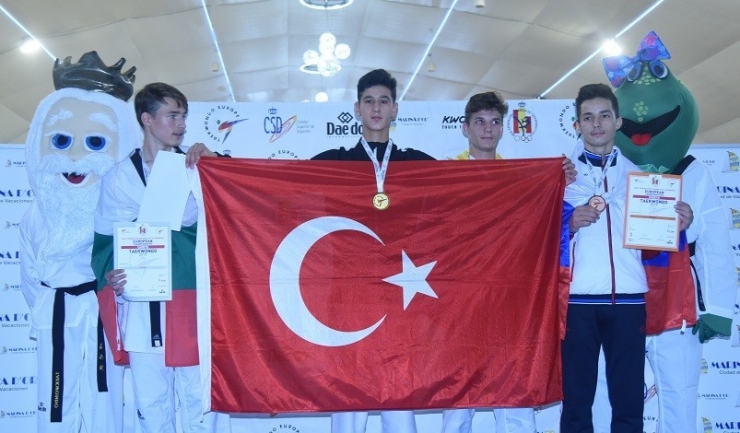 Milli Taekwondoculardan 3 Avrupa Şampiyonluğu