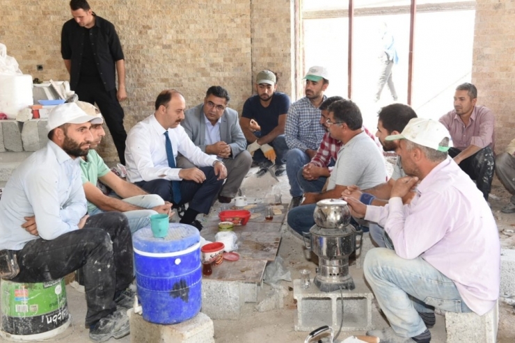 Vali Erin İnşaat Çalışmalarını İnceledi