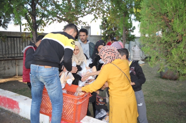 Ayvalık’ta 91 Düzensiz Göçmen Jandarmadan Kaçamadı