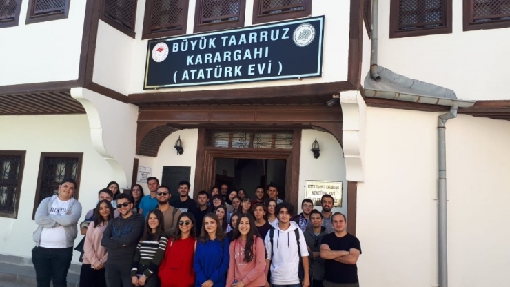 Öğrencilerden Zafer Meşalesinin Yakıldığı Topraklara Ziyaret