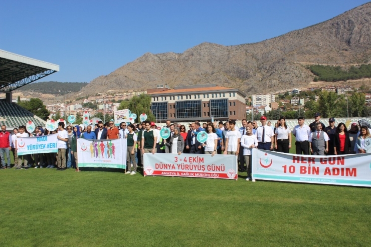 Obeziye Karşı Yürüdüler, İp Çektiler Çuval Yarışı Yaptılar