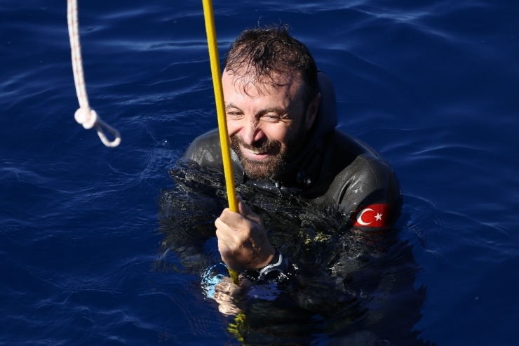 Serbest Dalış Şampiyonası’nda Rüstem Derin’den Türkiye Rekoru