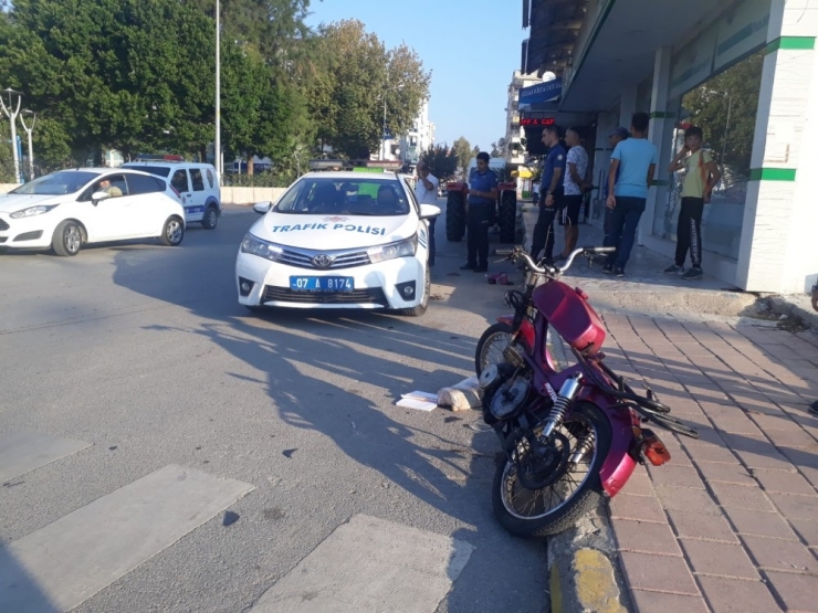 Antalya’da Motosiklet Kazası: 2 Yaralı