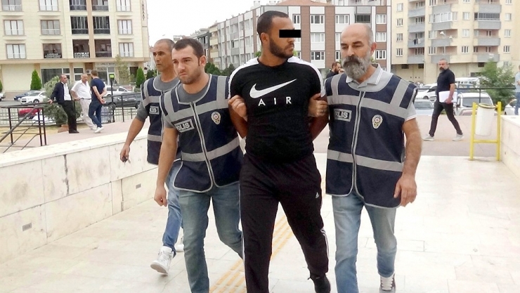 Edremit’te İki Aile Arasında Çıkan Silahlı Kavgayla İlgili 3 Kişi Tutuklandı