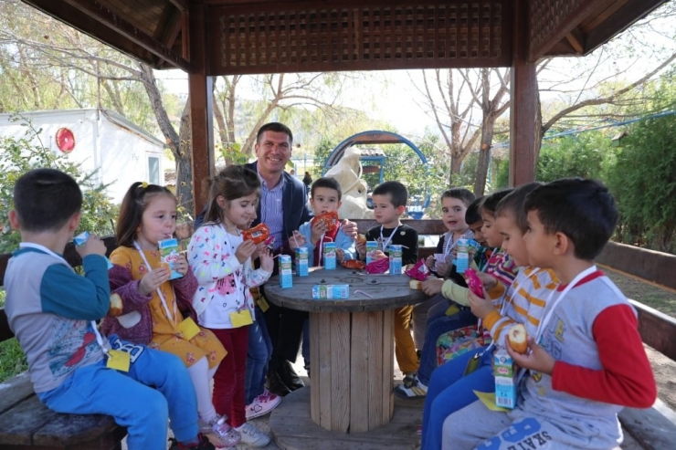 Başkan Ercengiz, Hayvanları Koruma Gününü Öğrencilerle Kutlandı