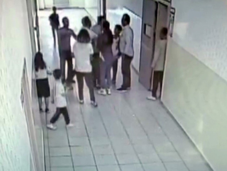 Gaziantep’te Veliden Okul Müdürü Ve Öğretmene Darp