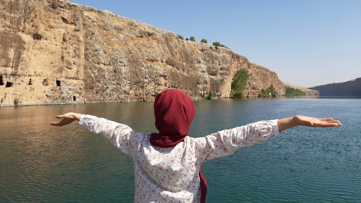 Tarihi Mağaralara Gizemli Yolculuk