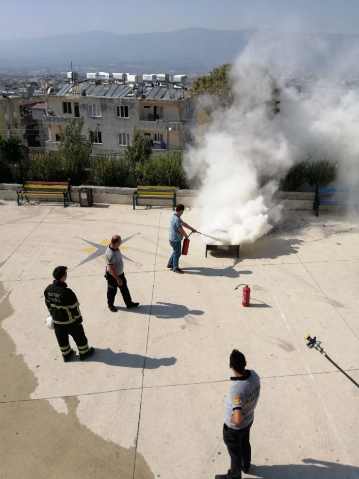 İtfaiyeden Minik Öğrencilere Eğitim