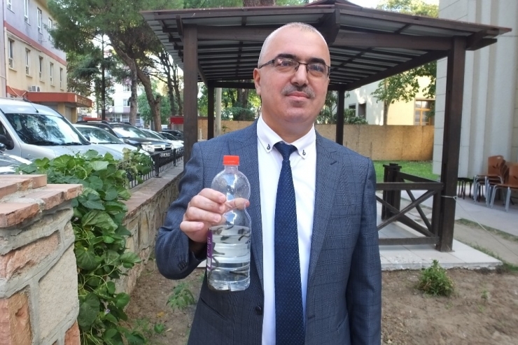 Burhaniye’de Müdür Sülükle Şifa Buluyor