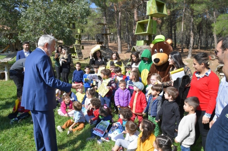 Isparta Belediyesi Ev Sahipliğinde Hayvanları Koruma Günü Etkinliği