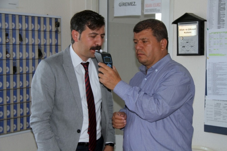 Halk Otobüsü Sürücülerine Alkol Metreli Denetim