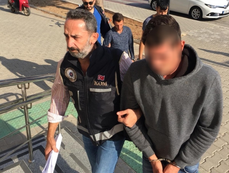 Çeşme’de Yakalanan 4 İnsan Kaçakçısı Tutuklandı