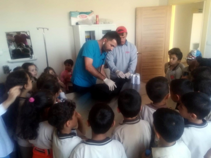 Öğrenciler Hayvan Barınağını Ziyaret Etti