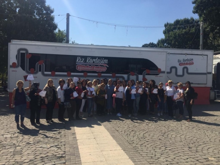 Kız Kardeşim Eğitim Tırı 2019 Eğitimleri İçin Anadolu Yollarına Çıktı