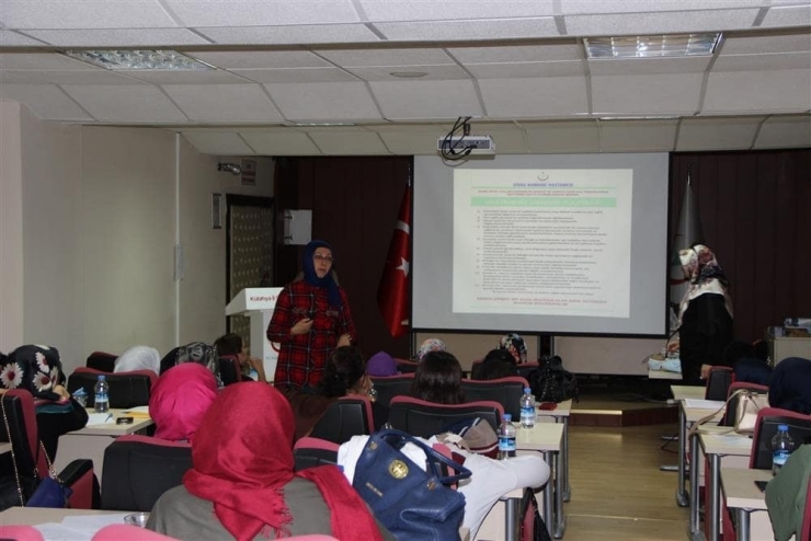 Kütahya’da Anne Sütü Ve Danışma Emzirme Danışmanlığı Eğitimi