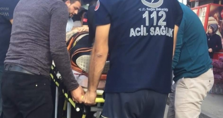 Vicdansız Sürücü Bebeğiyle Bekleyen Babaya Böyle Çarptı, Kaçtı