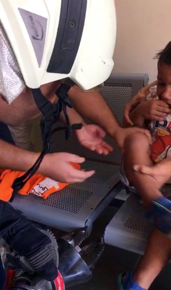 Ayağı Sandalyeye Sıkışan Çocuğu İtfaiye Kurtardı