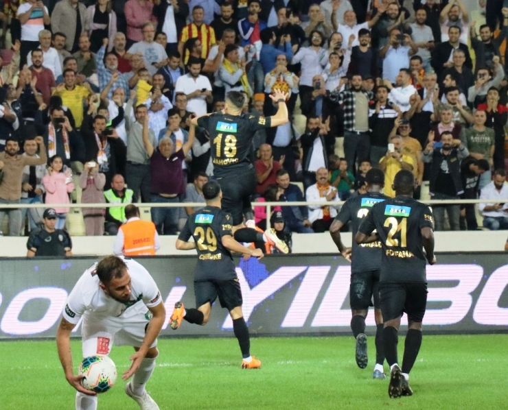 Süper Lig: Yeni Malatyaspor: 2 - Denizlispor: 0 (İlk Yarı)