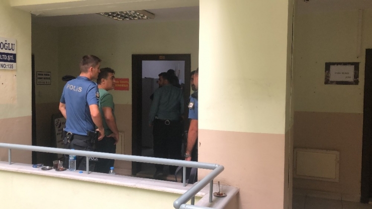 Terörle Mücadele Polisinden Tekstil Sendikasına Operasyon