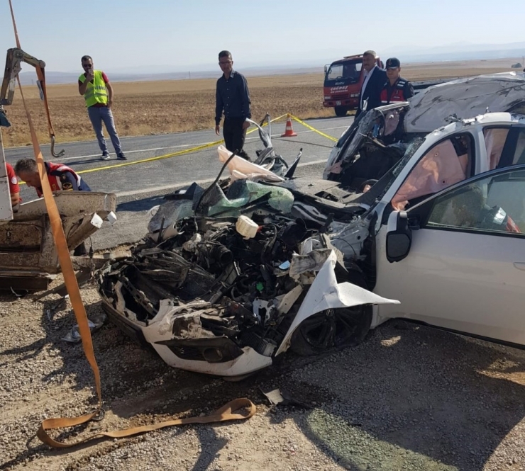 Okula Giden Öğretmenler Kaza Yaptı: 1 Ölü, 1 Yaralı