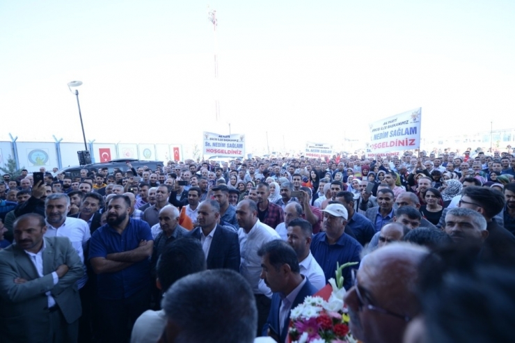 Van’da Ak Parti Yeni İlçe Başkanlarına Görkemli Karşılama