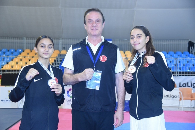 Genç Taekwondoculardan 2 Avrupa İkinciliği