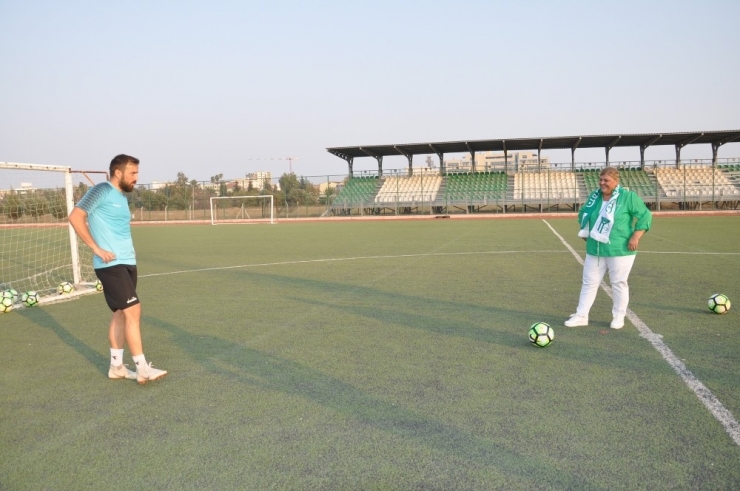 Futbola Kadın Eli Değdi