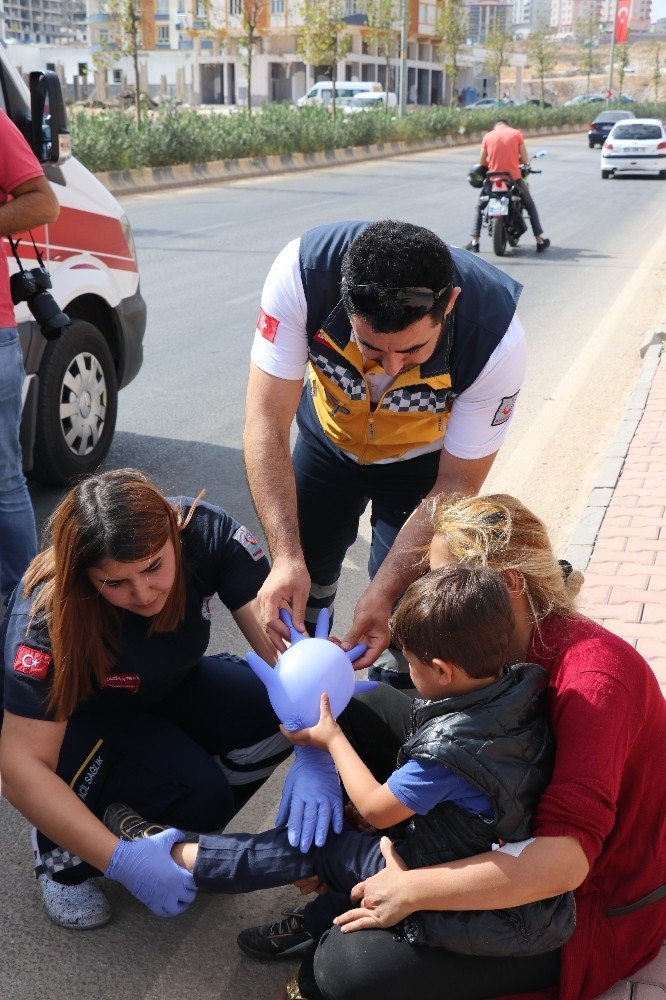 Hafif Ticari Araç Devrildi: 10 Yaralı