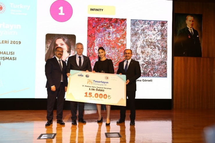 Halı Tasarım Yarışması Finalinde Tasarımcılara Ödül