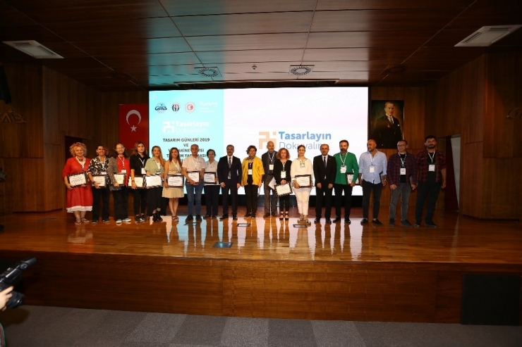 Halı Tasarım Yarışmasında Akademisyenlerden Dev Jüri Heyeti