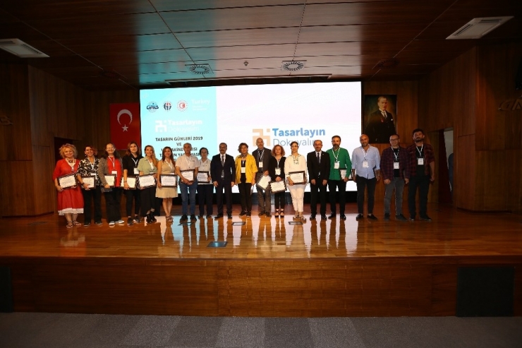 Halı Tasarım Yarışmasında Akademisyenlerden Dev Jüri Heyeti