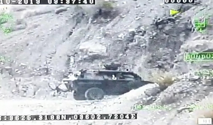 Kobra Marka Askeri Araç Geri Manevra Yaparken Uçuruma Böyle Yuvarlandı