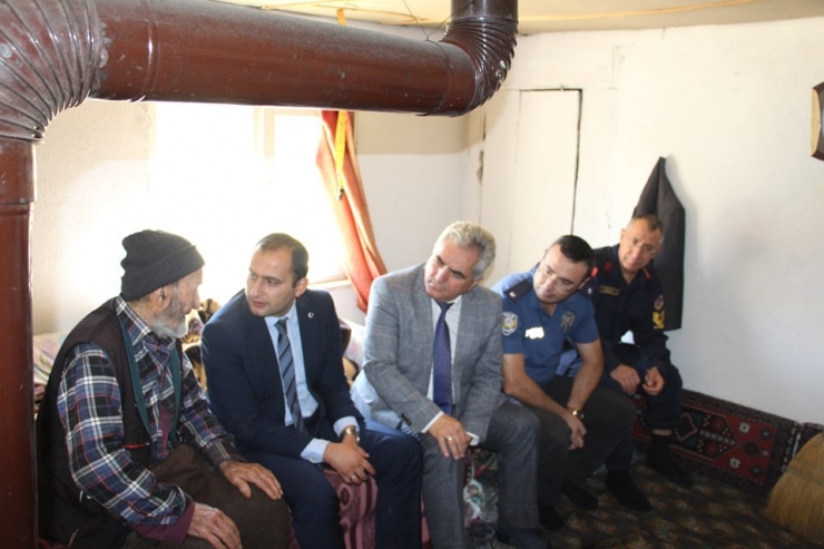 Protokol, 97 Yaşındaki Hüseyin Dede’yi Unutmadı