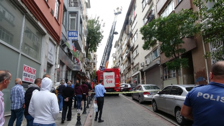 Kadıköy’de 5 Katlı Bina Alev Alev Yandı