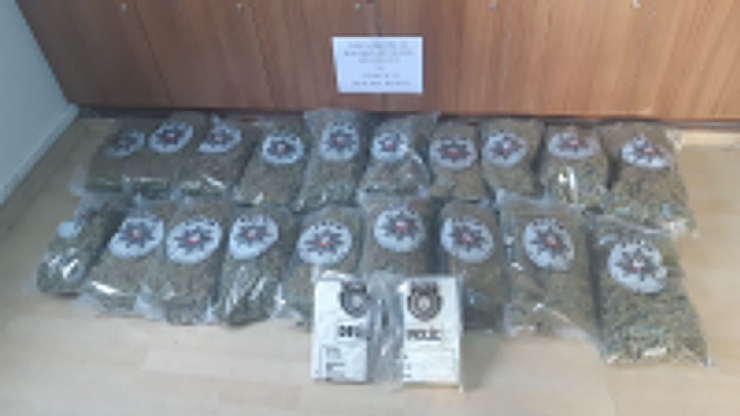 Kktc’de Yolcunun Valizinde 22 Kilogram Uyuşturucu Madde Bulundu