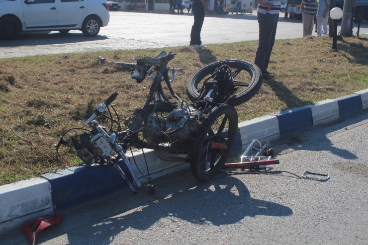 18 Yaşındaki Motosiklet Sürücüsünün Öldüğü Feci Kaza Kamerada