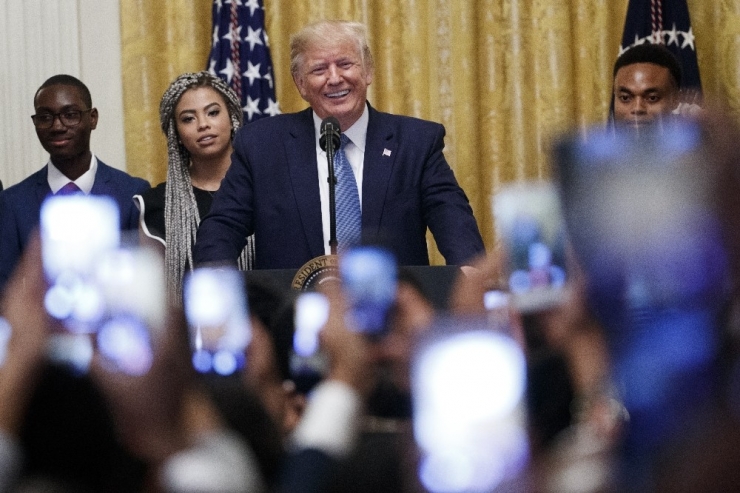 Demokratlar, Beyaz Saray’dan Ukrayna Belgelerini Talep Etti