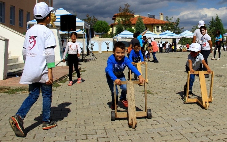 Bu Şenlikte Teknoloji Yasak