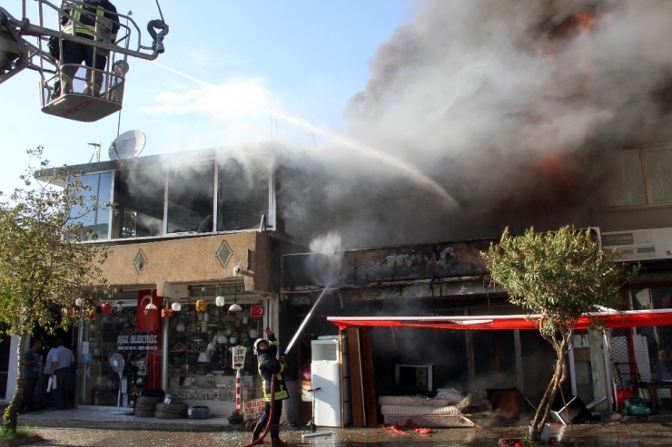 Fethiye’de Korkutan Yangın