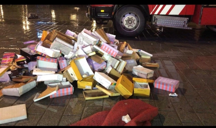 Esenyurt’ta Bir Ayakkabıcı Dükkanı Sular Altında Kaldı