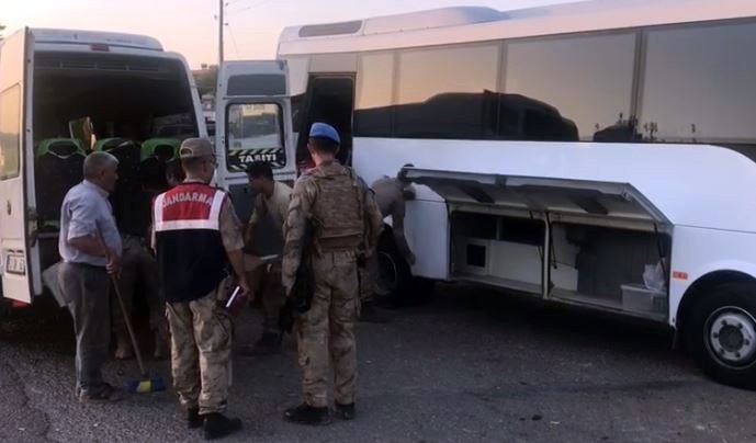 Şanlıurfa’da Askeri Otobüs İle Tır Çarpıştı: 16 Yaralı