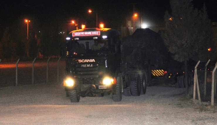 Suriye Sınırına Askeri Sevkiyat Yapıldı