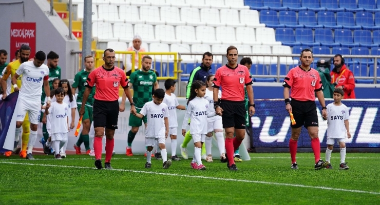 Süper Lig: Kasımpaşa: 1 - Konyaspor: 3 (İlk Yarı)