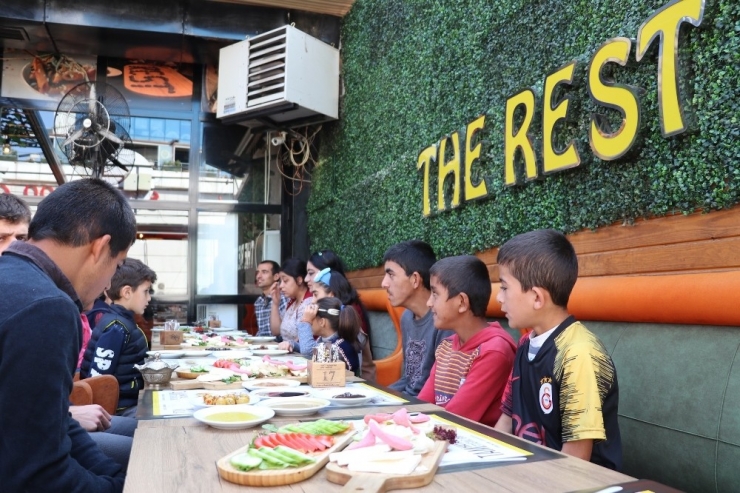 The Rest Coffee Engellileri Ağırladı