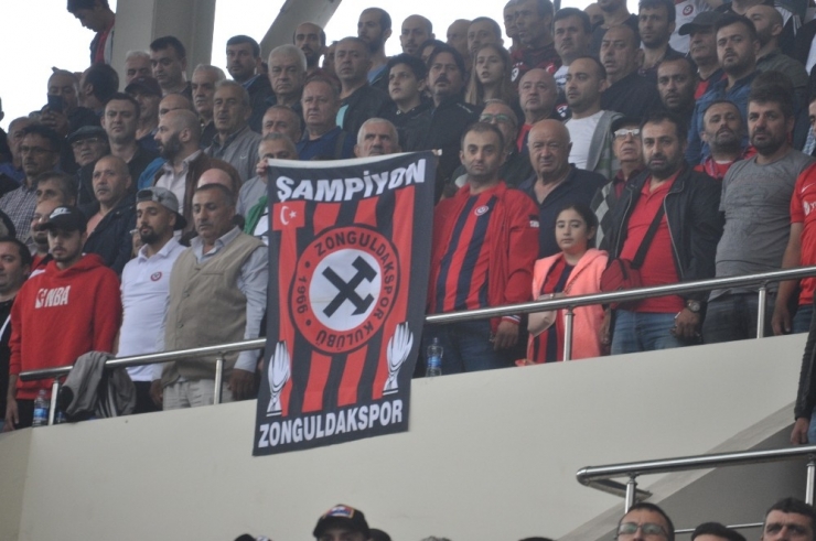 Zonguldak Kömürspor’a 3 Bin Taraftar Destek Verdi.