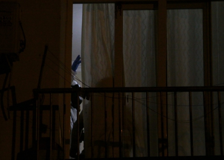 Binadan Gelen ’Kötü Koku’ İhbarı Polisi Harekete Geçirdi