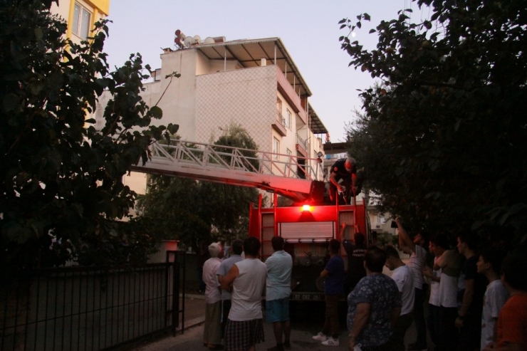 Binadan Gelen ’Kötü Koku’ İhbarı Polisi Harekete Geçirdi