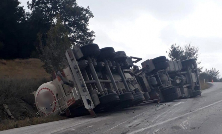 Paramparça Olan Otomobilden Sağ Kurtuldu