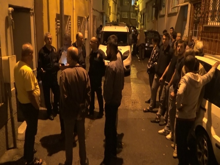 Kimsesiz Yaşayan Adamdan Haber Alamayan Komşular Kapıyı Kırdı, Cansız Bedeni İle Karşılaştı